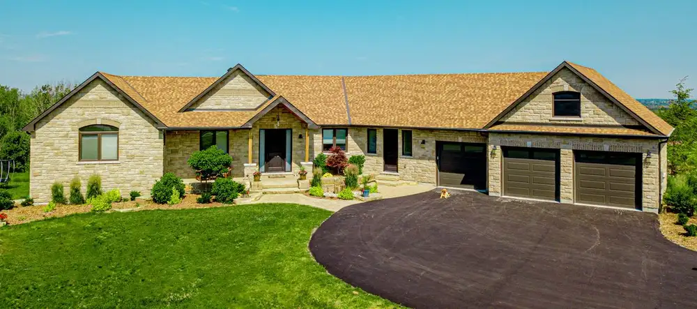 Shingles project by Reid’s Roofing