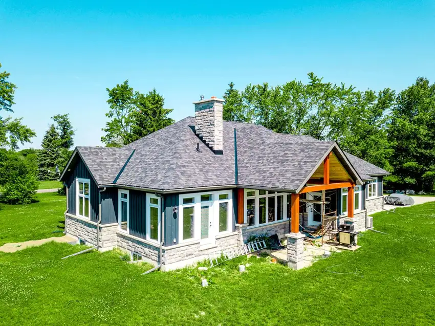 Exterior Finishing project by Reid’s Roofing